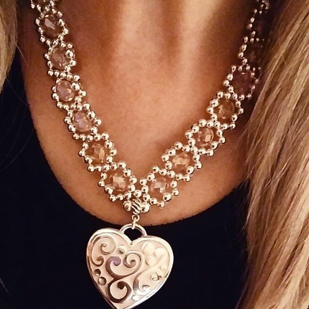 collar con corazon