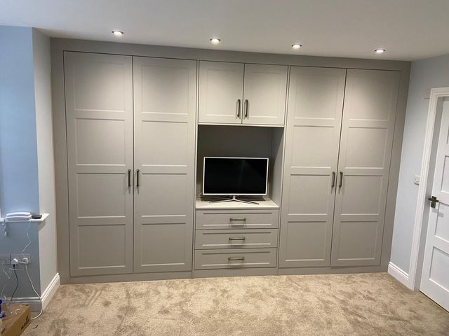 Fitted Wardrobes & Bedroom Furniture Swadlincote | Design & Installation