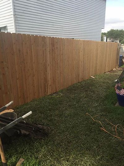 privacy wood fence builder