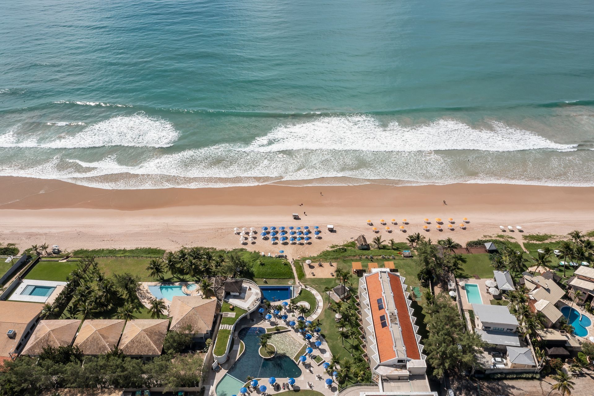 Praia em frente ao Marupiara Resort