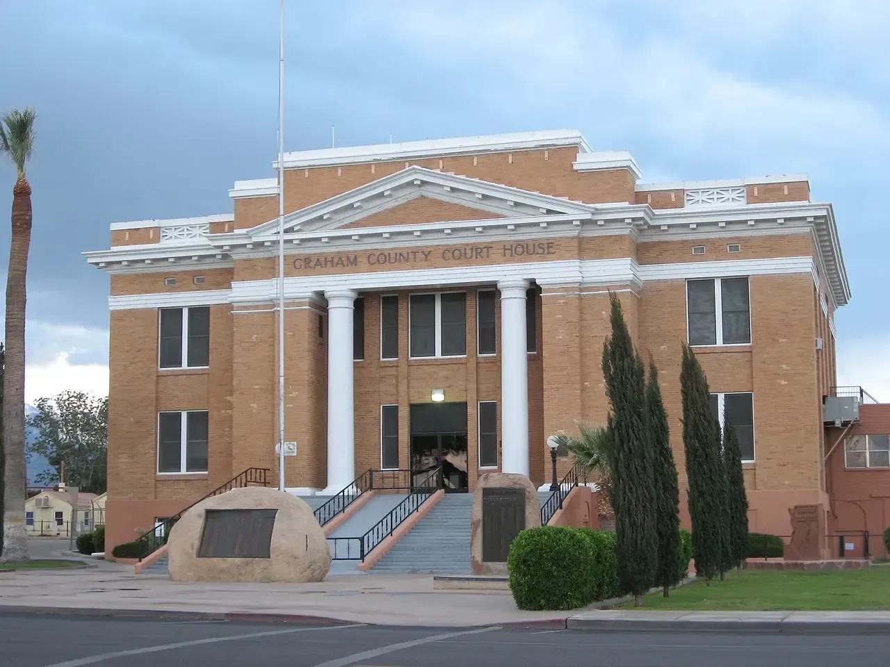 A large brick building with the word county on it