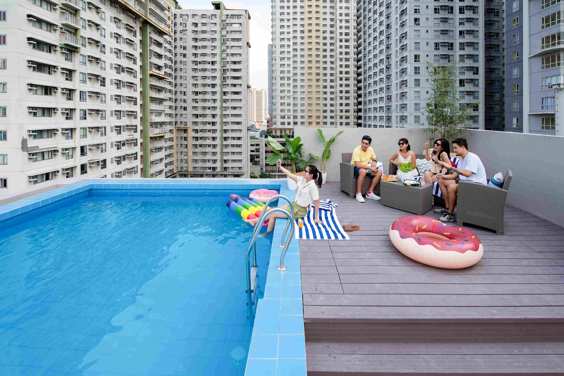 The Grid Co-Living roof top pool