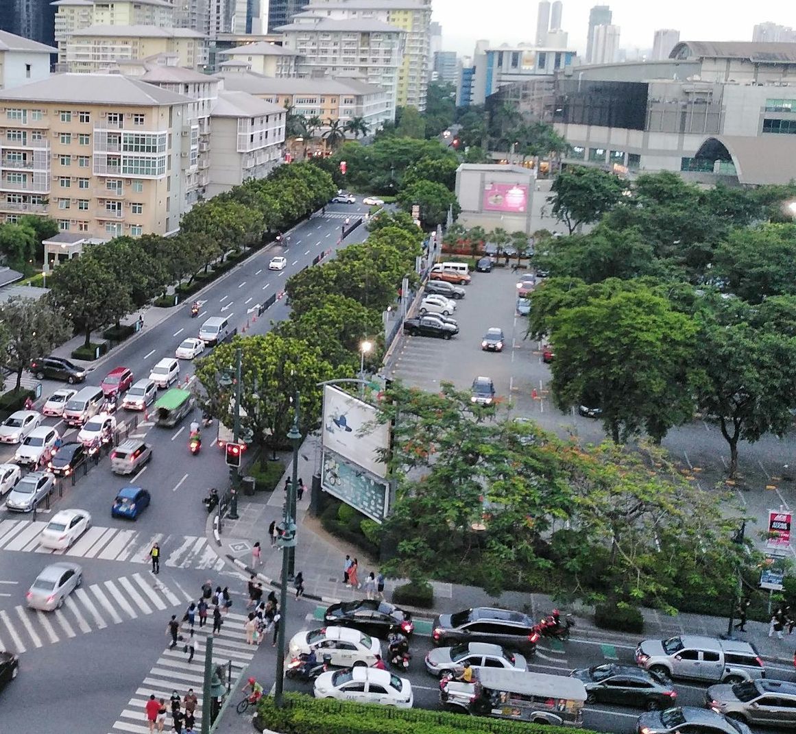 Bustling streets of makati