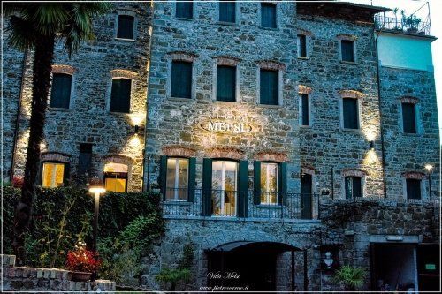 Edificio in pietra in stile ottocentesco