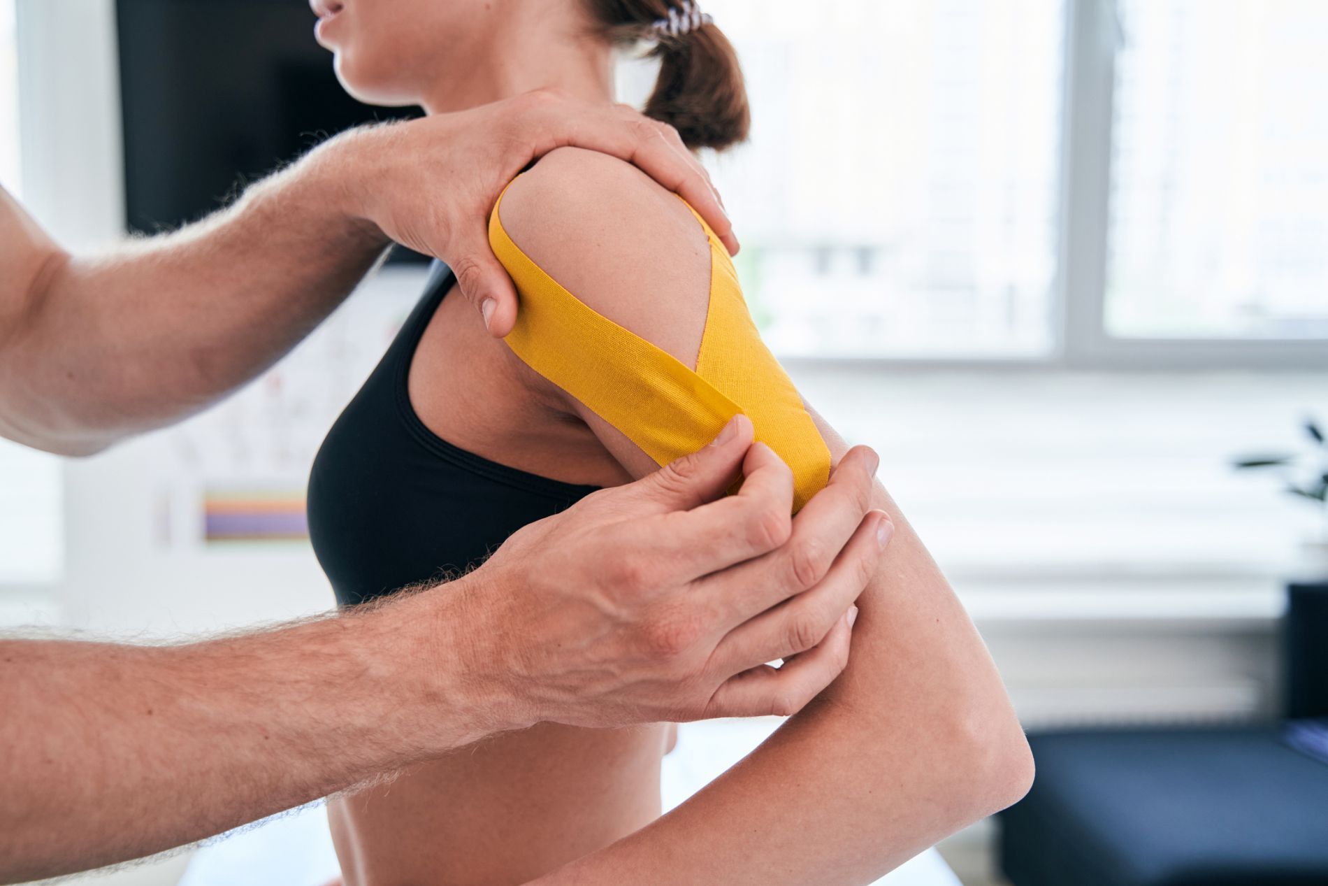 seduta di fisioterapia per il trattamento di disordini posturali