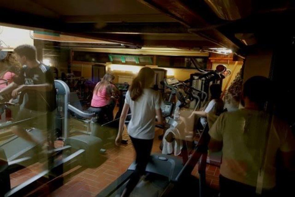 Donne che fanno esercizio