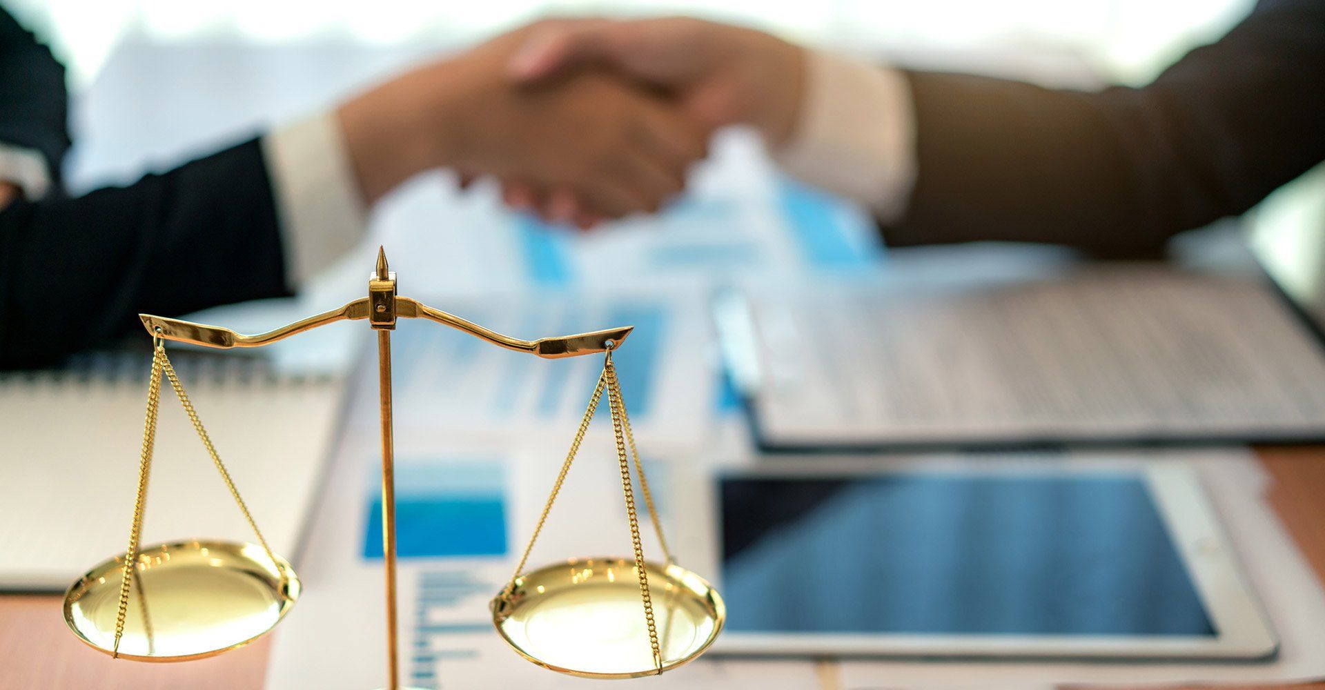 Shaking Hand — Lake City, FL — Lloyd E. Peterson Jr., Sandra H. Peterson, Attorneys At Law