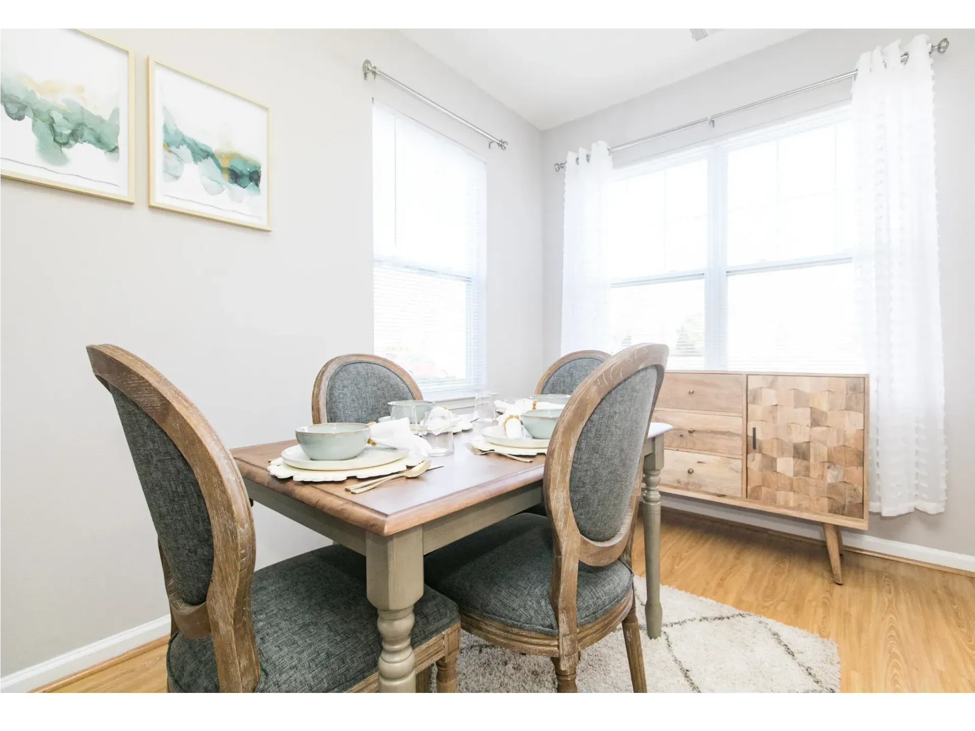 Dining area at Fieldstone Farm.