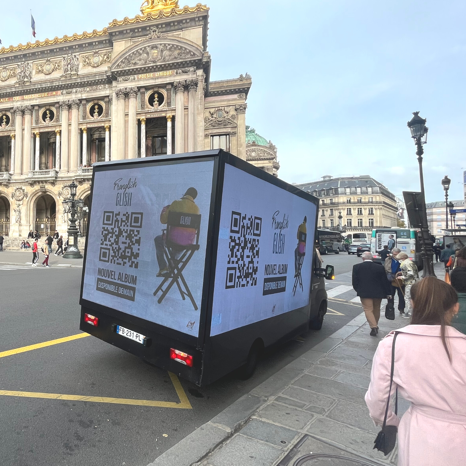 Campagne Led Media Truck Paris avec l'artiste Franglish
