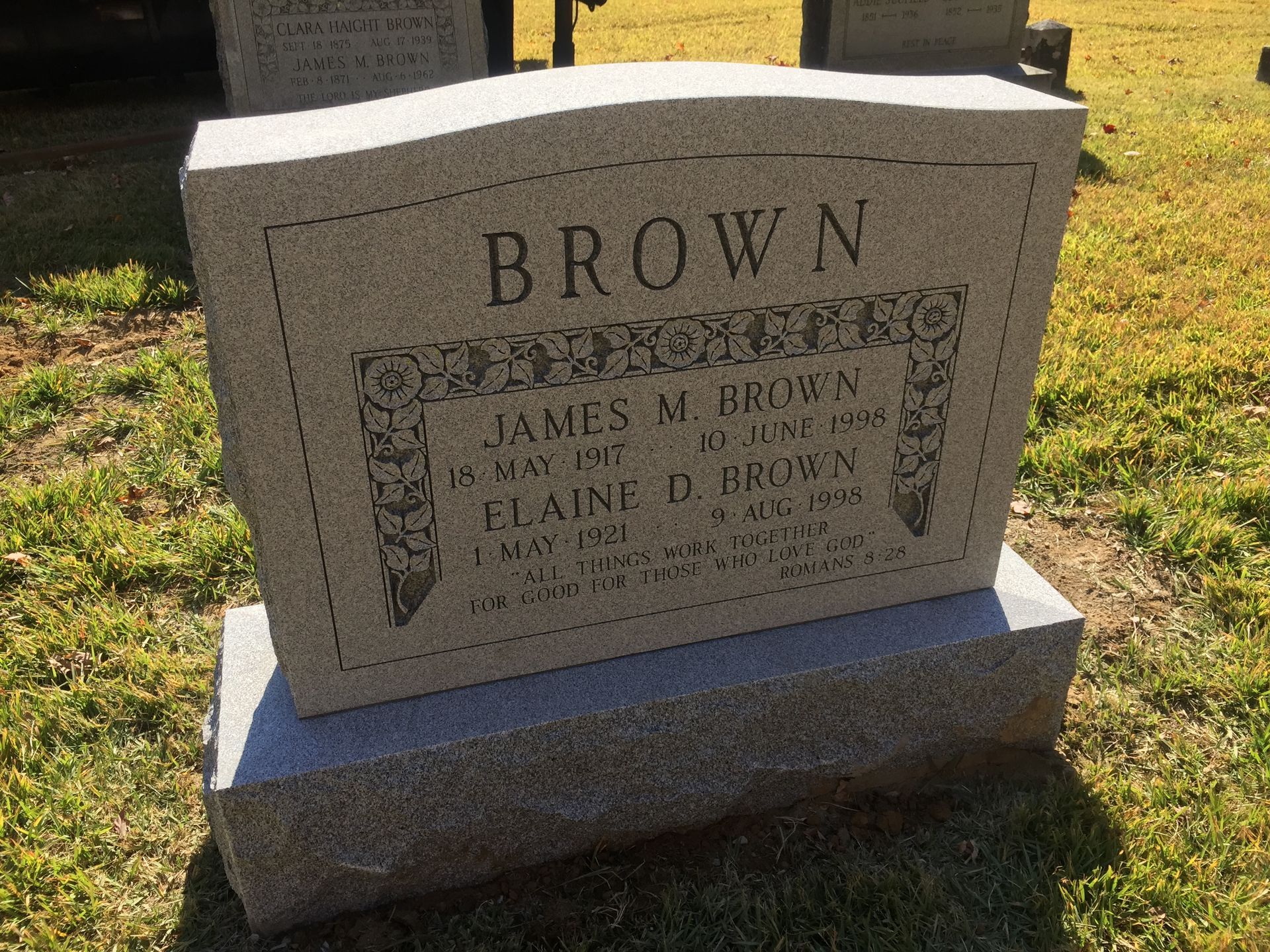 Brown Barre Grey Steeled 3 Shape Carved Floral Deep Cut Lettering Serp Top BRP Sides Double Wide Upright 