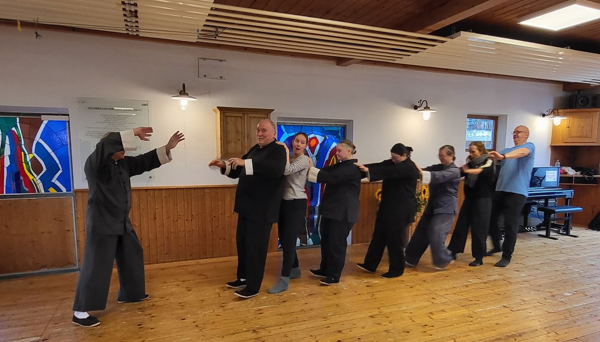 Energietest mit acht Personen