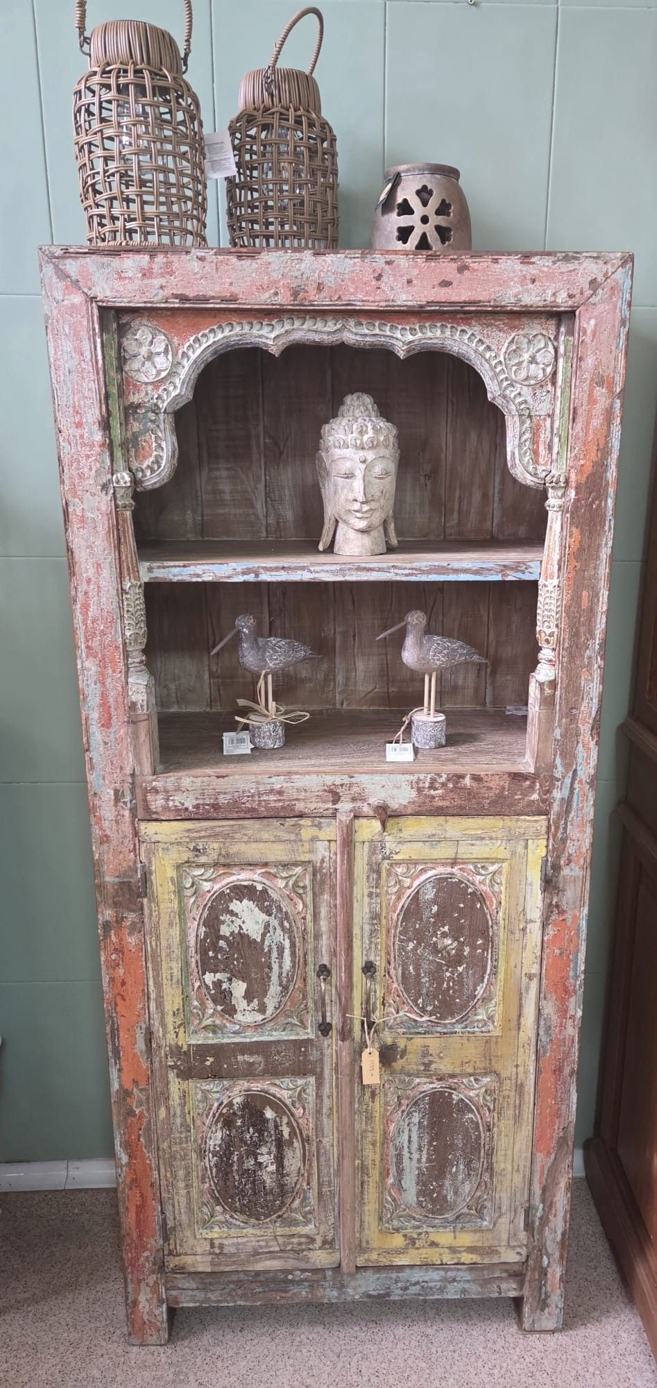Vintage India Kast met Ornamenten
