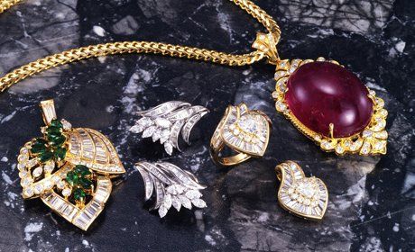 Looking for antique jewellery in Manchester