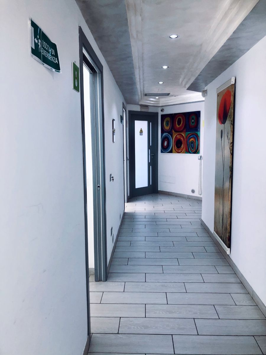 corridoio studio dentistico