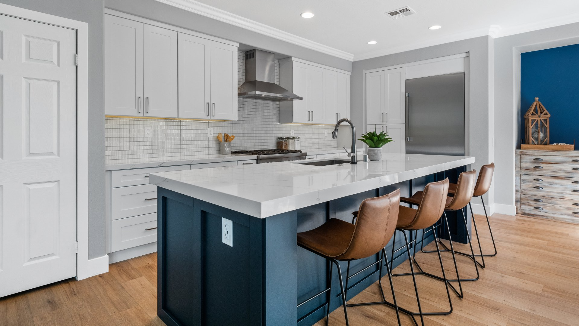 Kitchen Cabinet Remodeling Contractor in Mission Viejo, CA