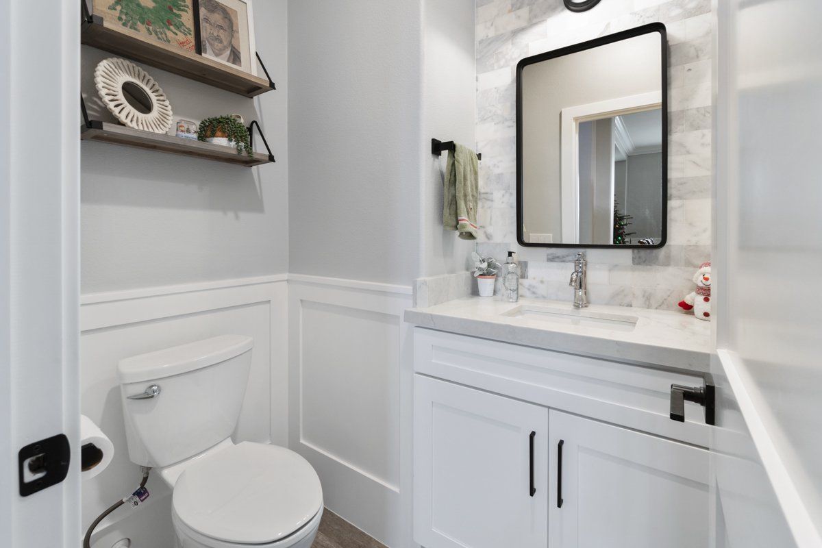 Custom bathroom cabinets contractor in Lake Forest, CA