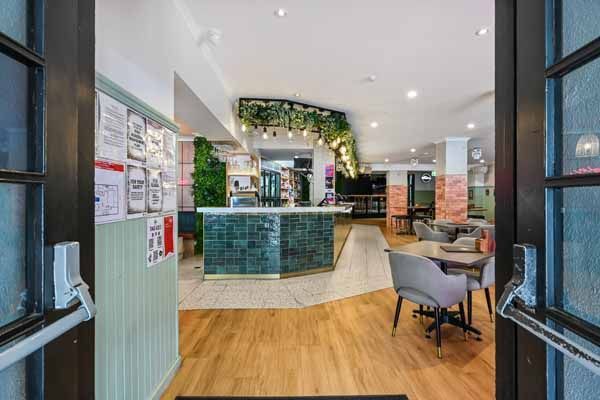 Tatts Hotel Dining Room, Lunch and Dinner