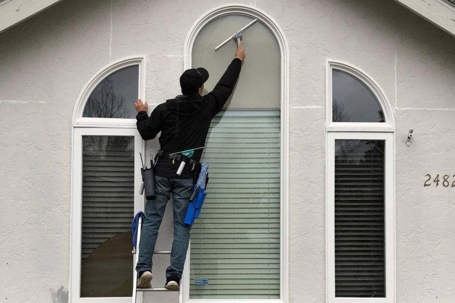Window Cleaning Services in Kent WA & Surrounding Areas