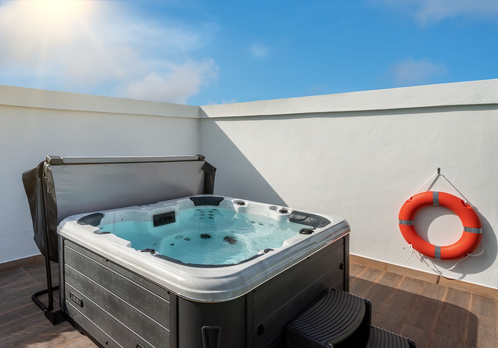 Hot Tub's Lifespan: Expert Maintenance Tips