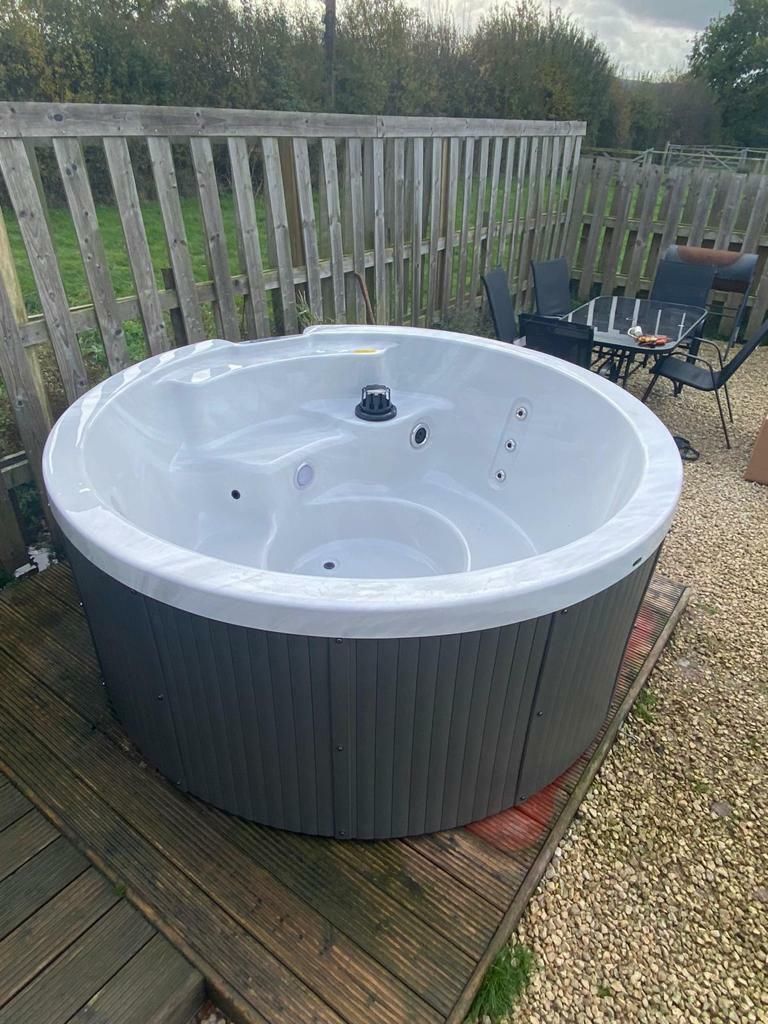 Commercial Hot tubs