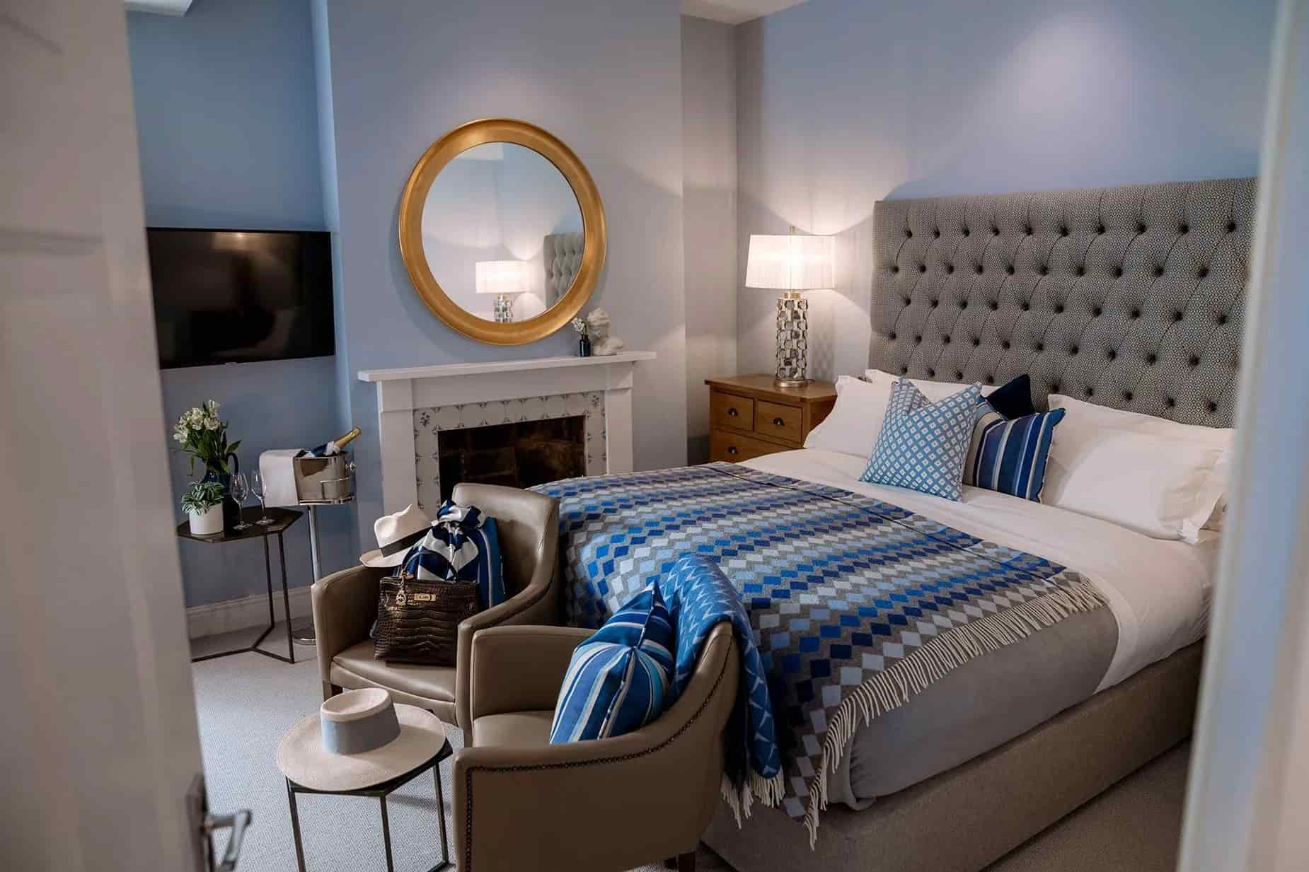 eclipse room double bed B&B