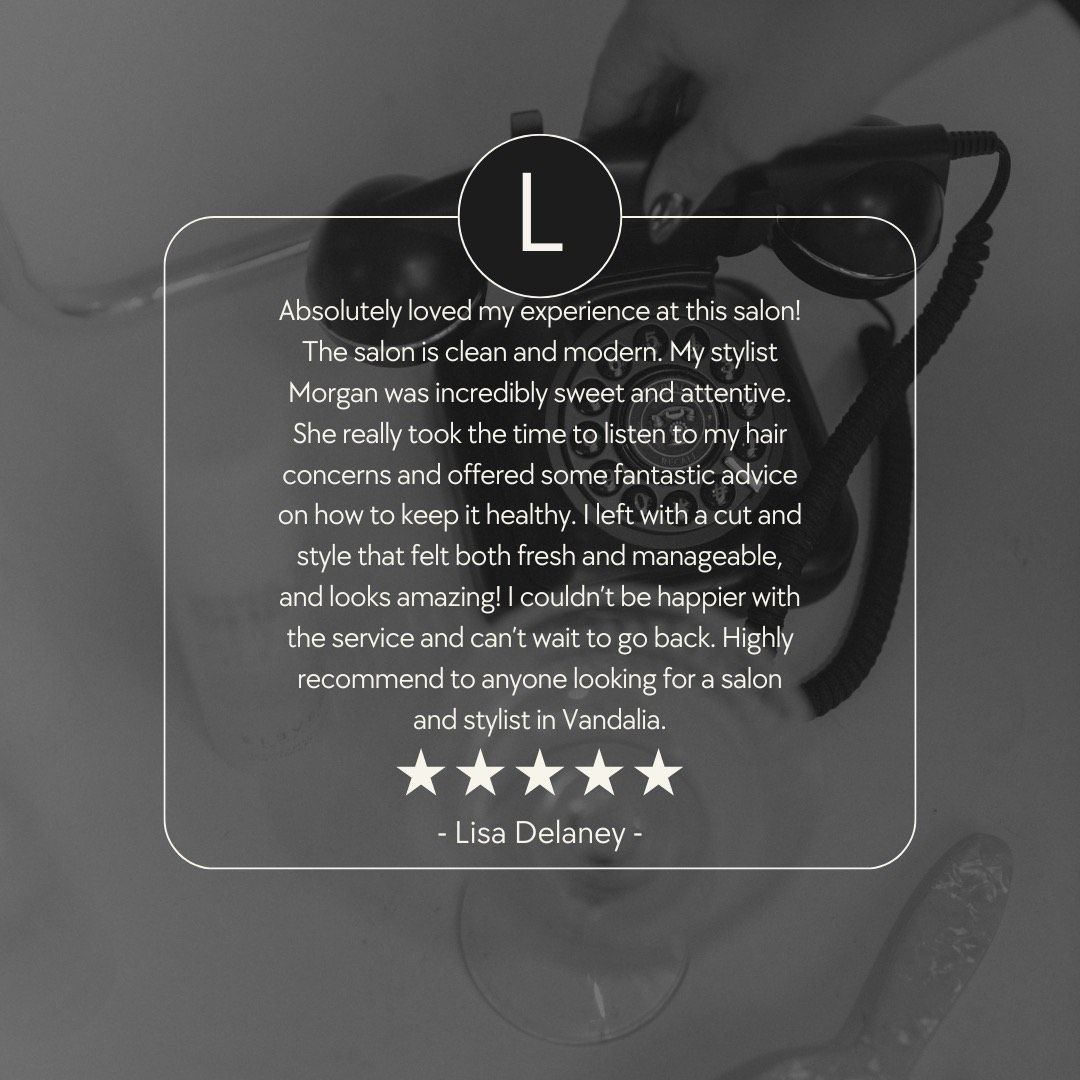 Review of a salon experience with 5-star rating, including the reviewer's name. Background is blurred salon equipment.