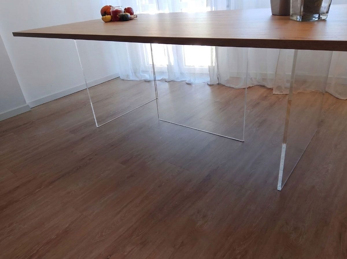 Tavolino con plexiglass
