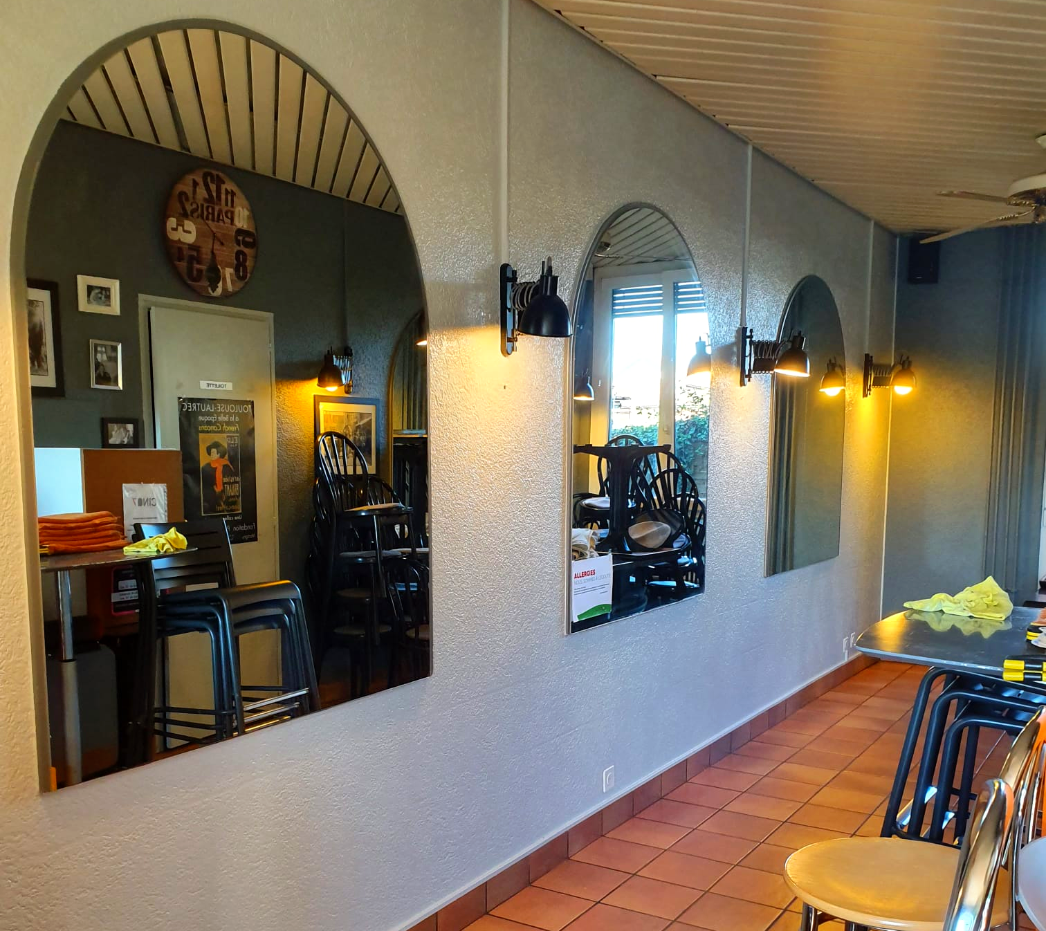 couloir et murs rénovés