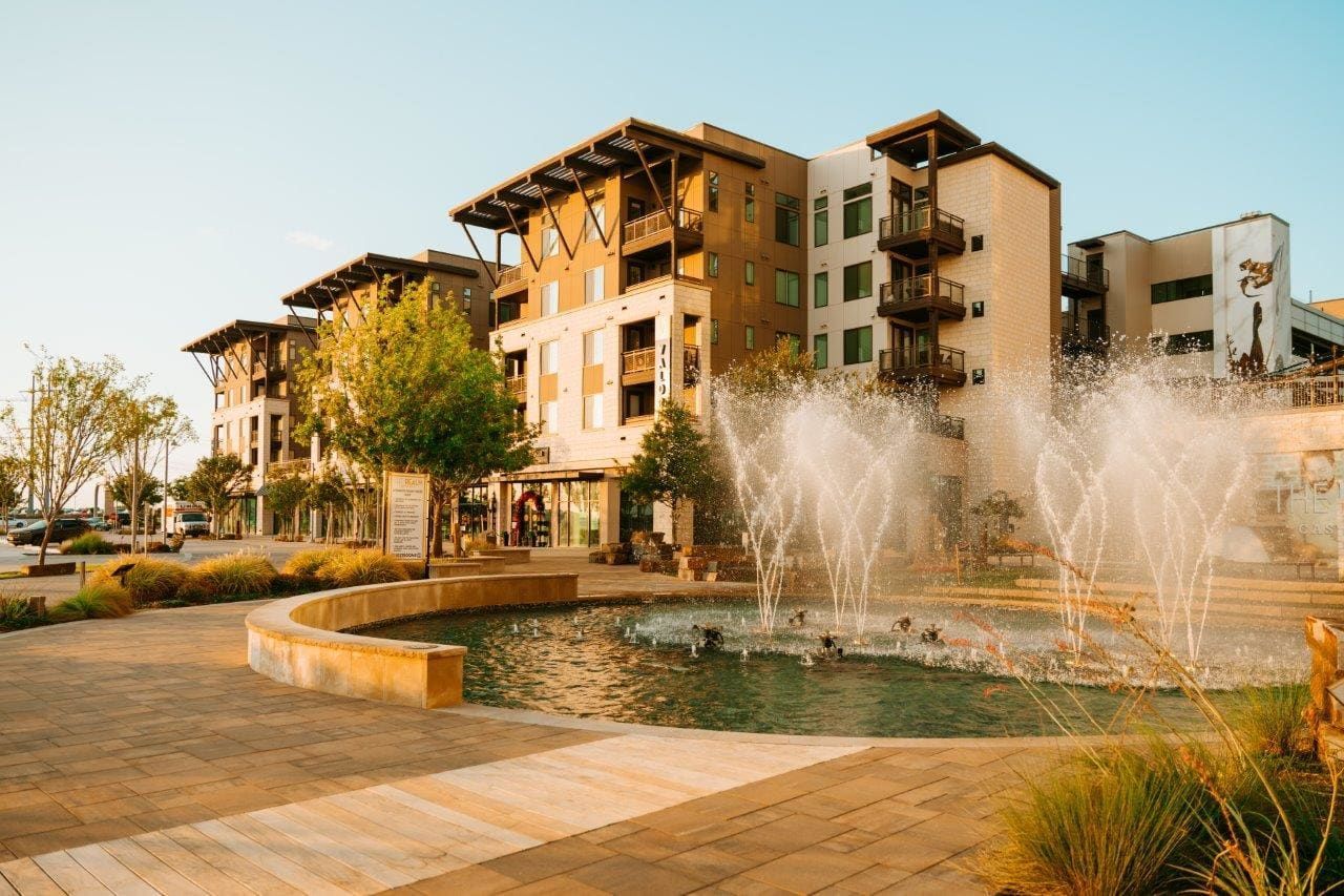 Fountain at Valor at the Realm in Lewisville, TX.