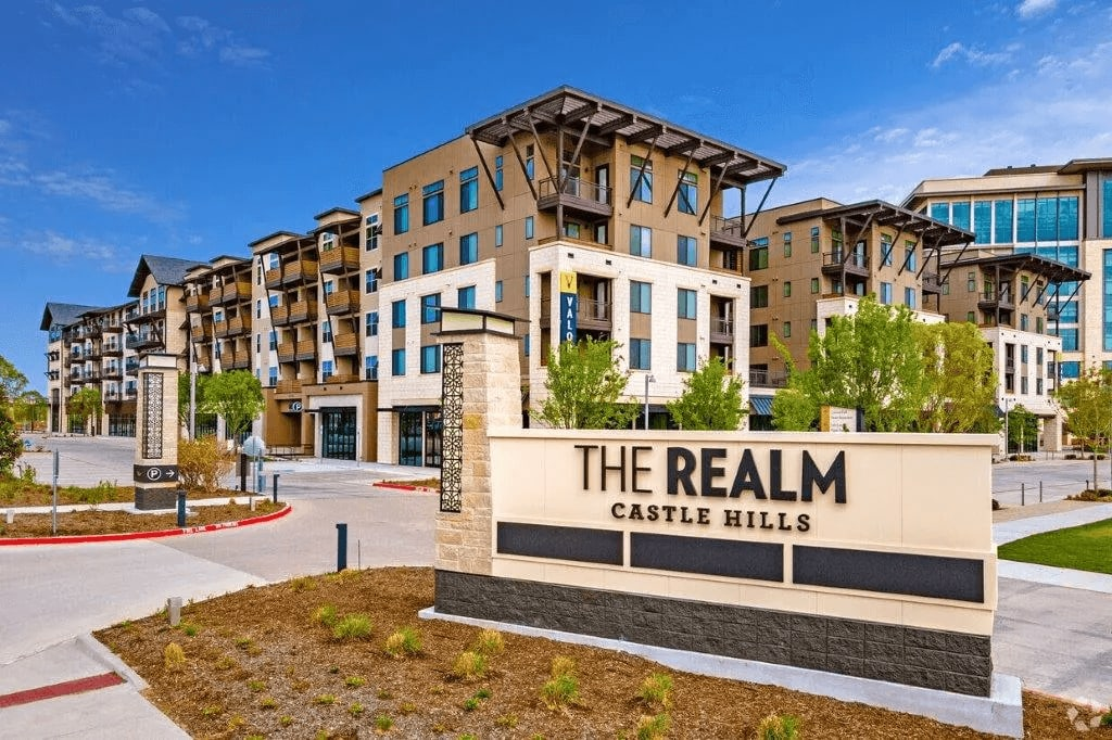 Community sign at Valor at the Realm in Lewisville, TX.