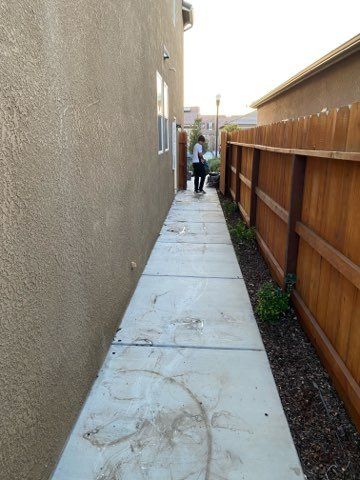 newly cleaned way | Clovis, CA | Mr. Clean Junk Removal