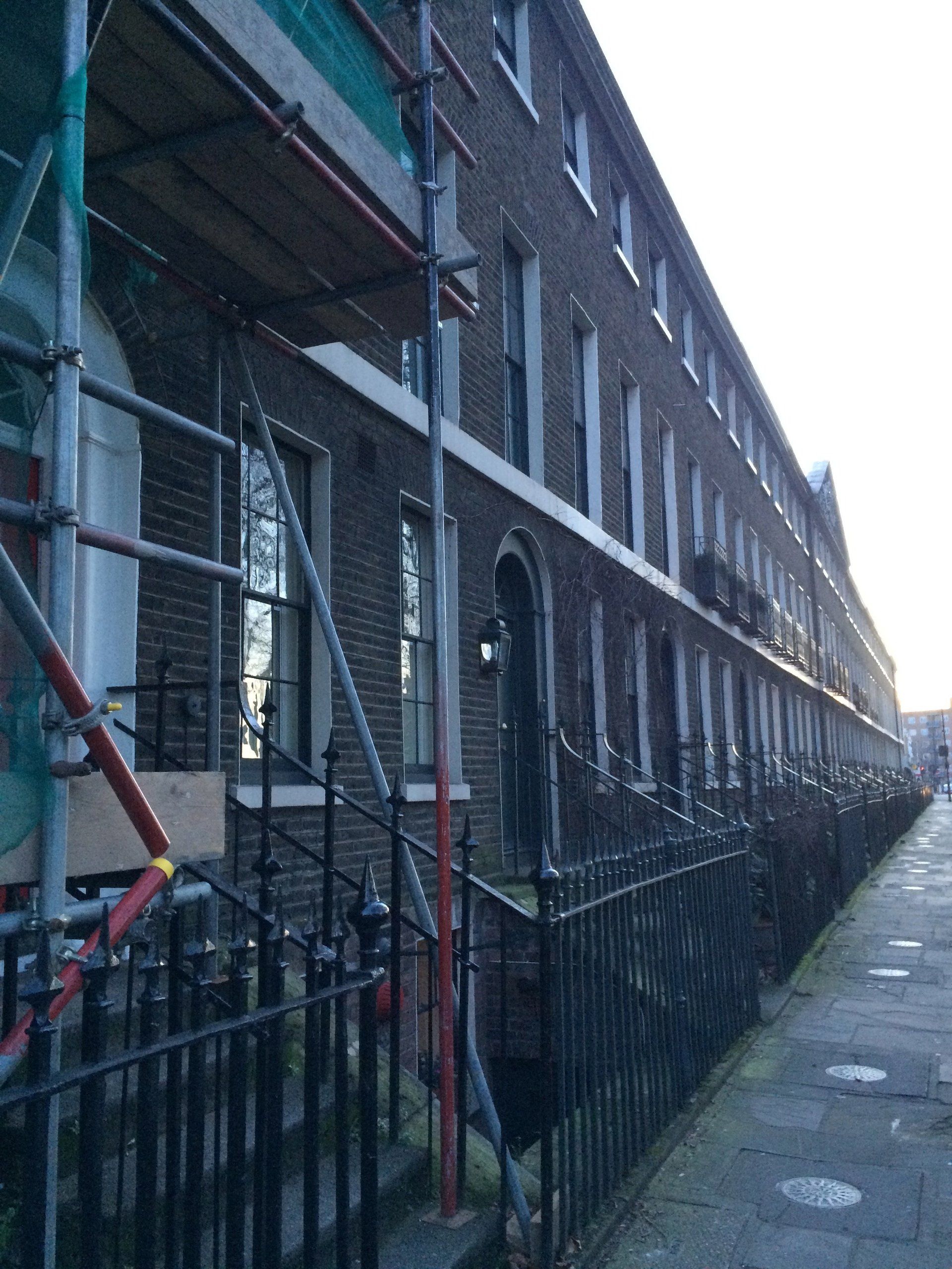 scaffolding and houses in london 