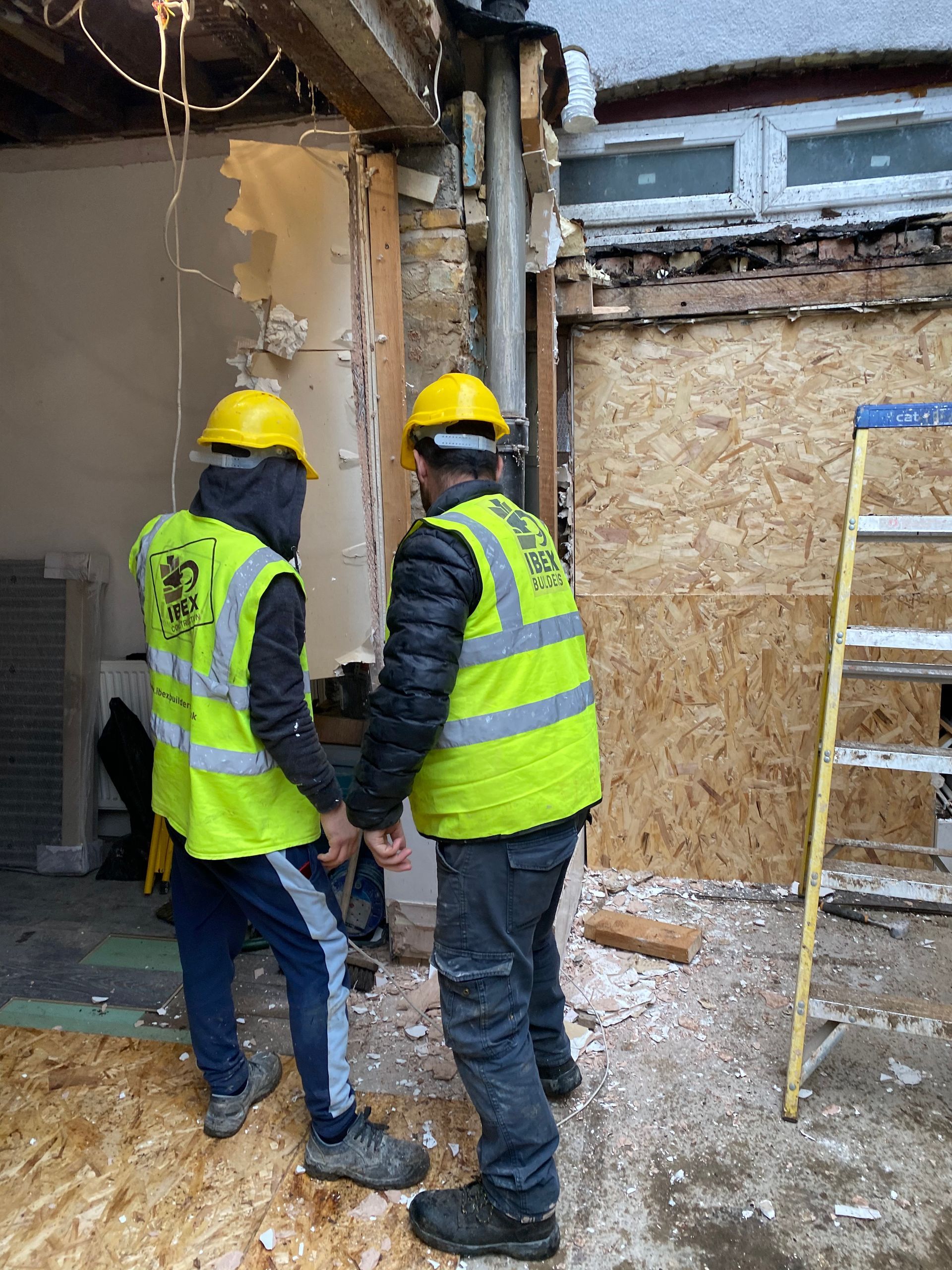 Structural timber and steel preparation by the Ibex Builders team for an E17 house extension.