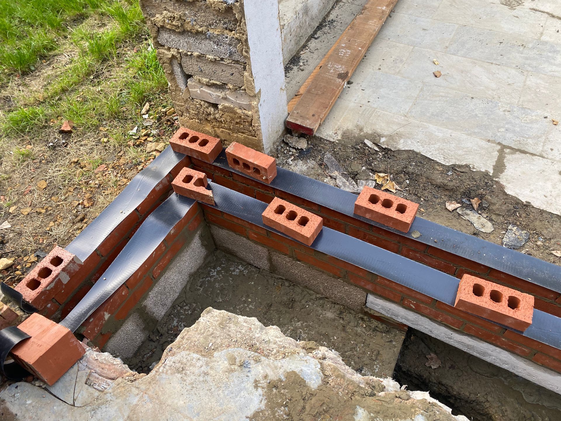 Detailed look at engineering bricks and steel beams for an Ibex Builders extension in E17.