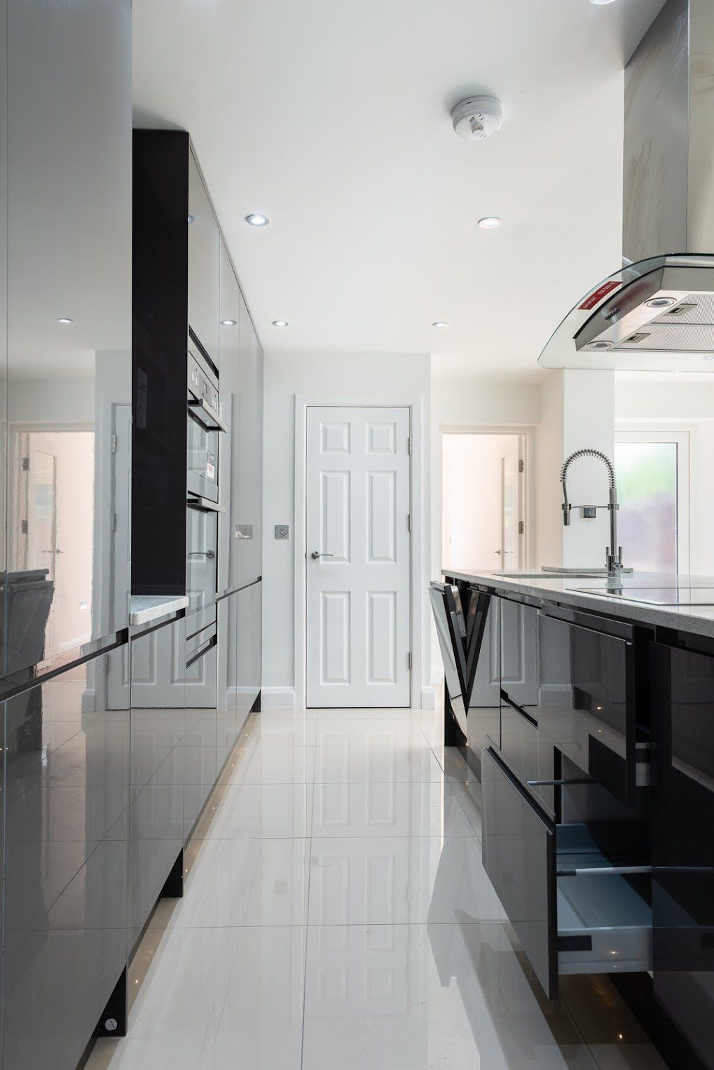 Luxury kitchen island design in a Walthamstow E17 home renovation by Ibex Builders.