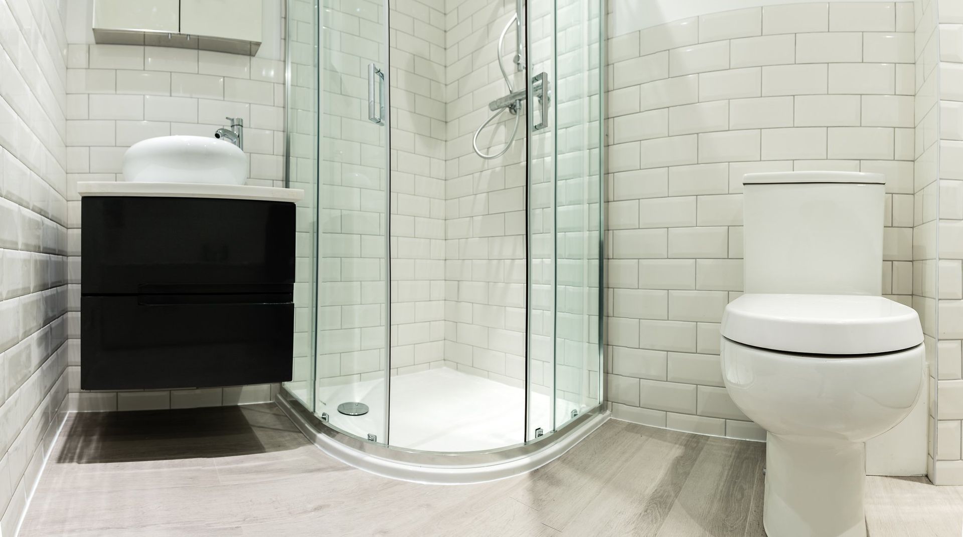 Toilet, bath, shower screen, tiles, bathroom, mirror 