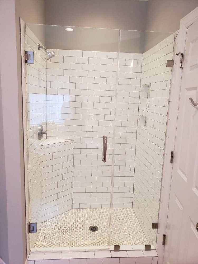Beautiful Small Shower Area — Burlington, NC — Alamance Glass Inc.