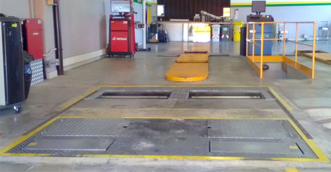 attrezzi per riparazione di autoveicoli