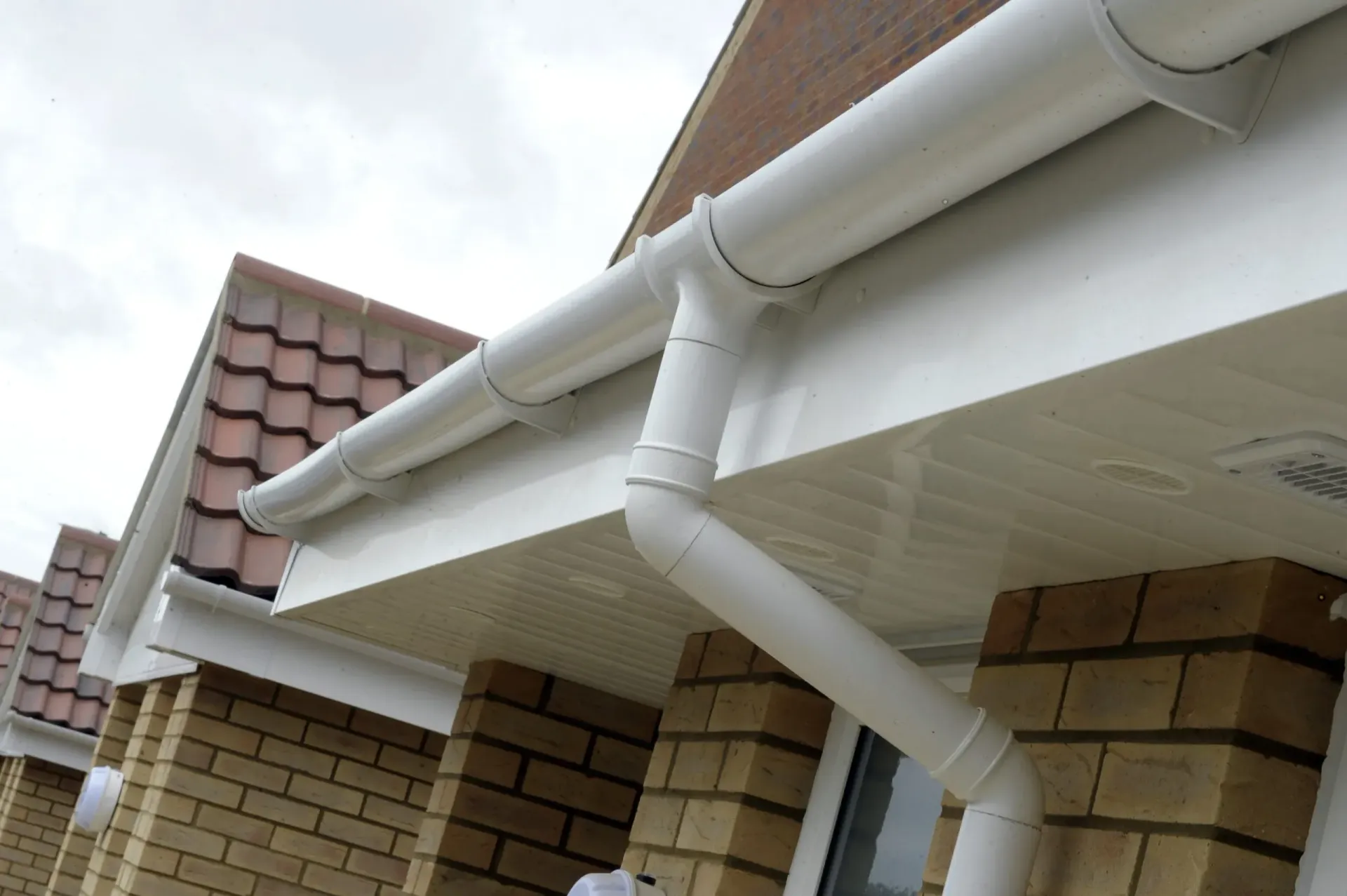 Best Roofline Guttering including fascia, soffits and downpipes near Sudbury Suffolk.