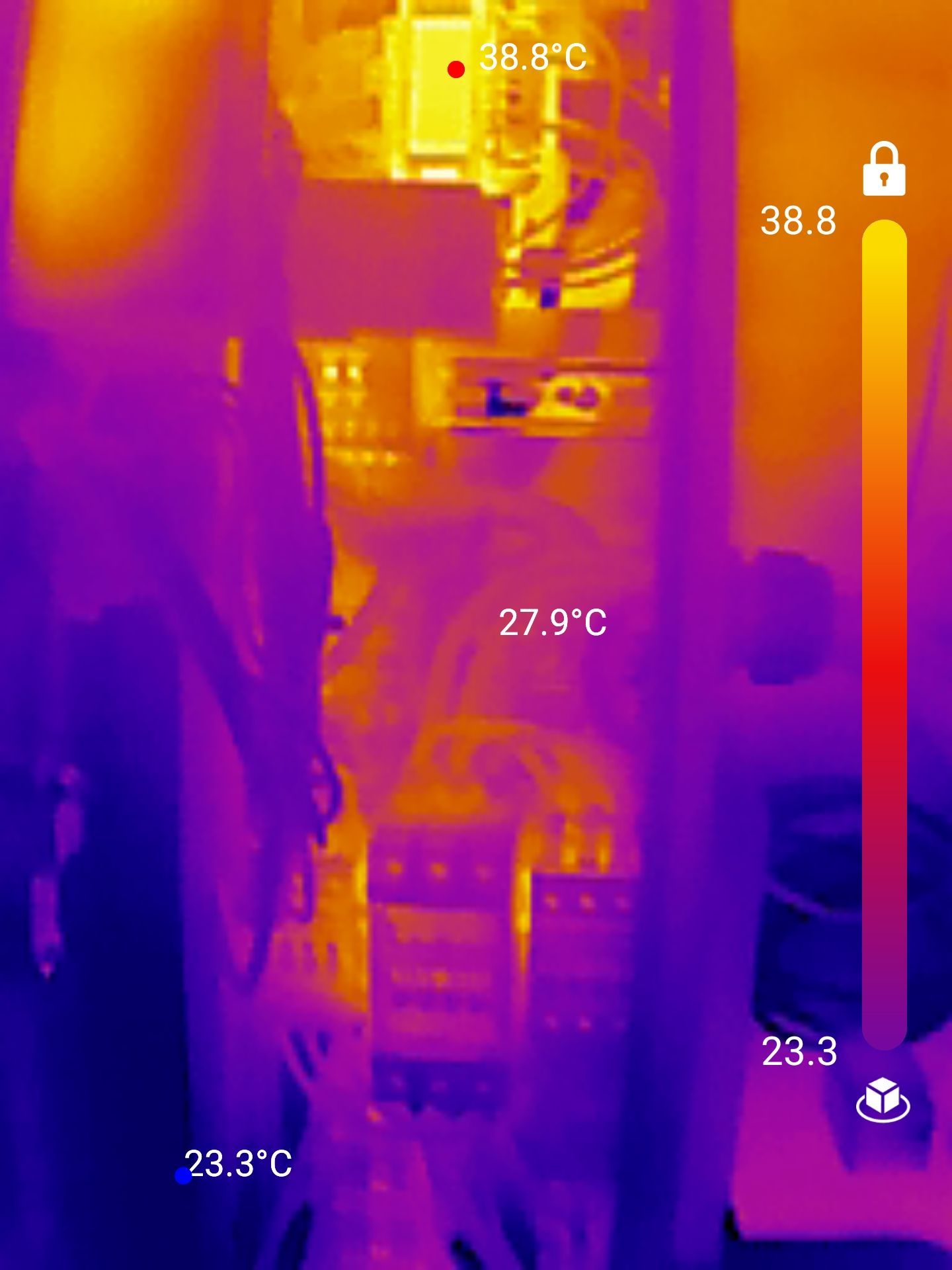 A thermal image shows a temperature of 23.3 degrees celsius