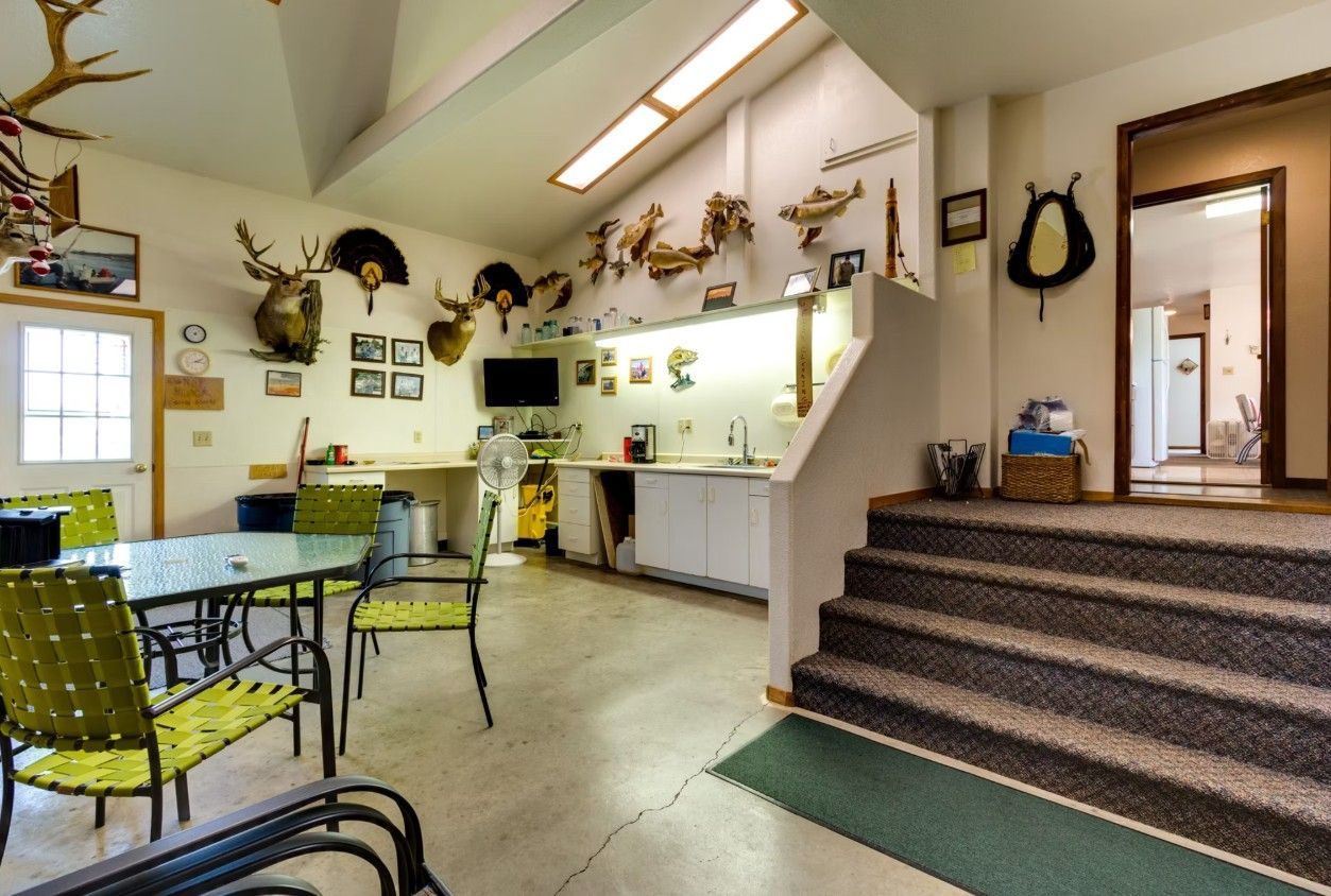 fishing house for rent near Devils Lake