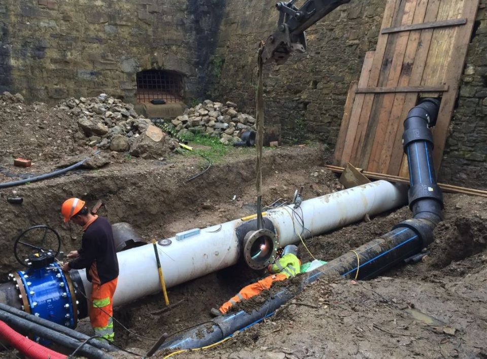 posa di acquedotti e sistemi idrici