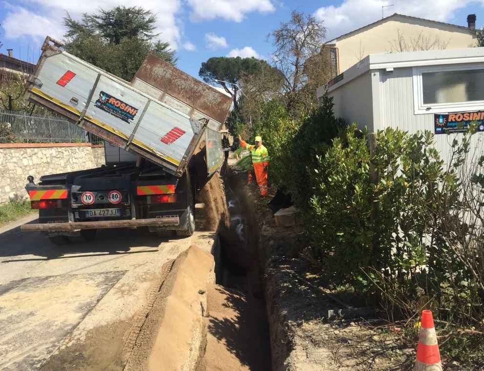 mezzi e lavori per installazione e manutenzione acquedotti e metanodotti