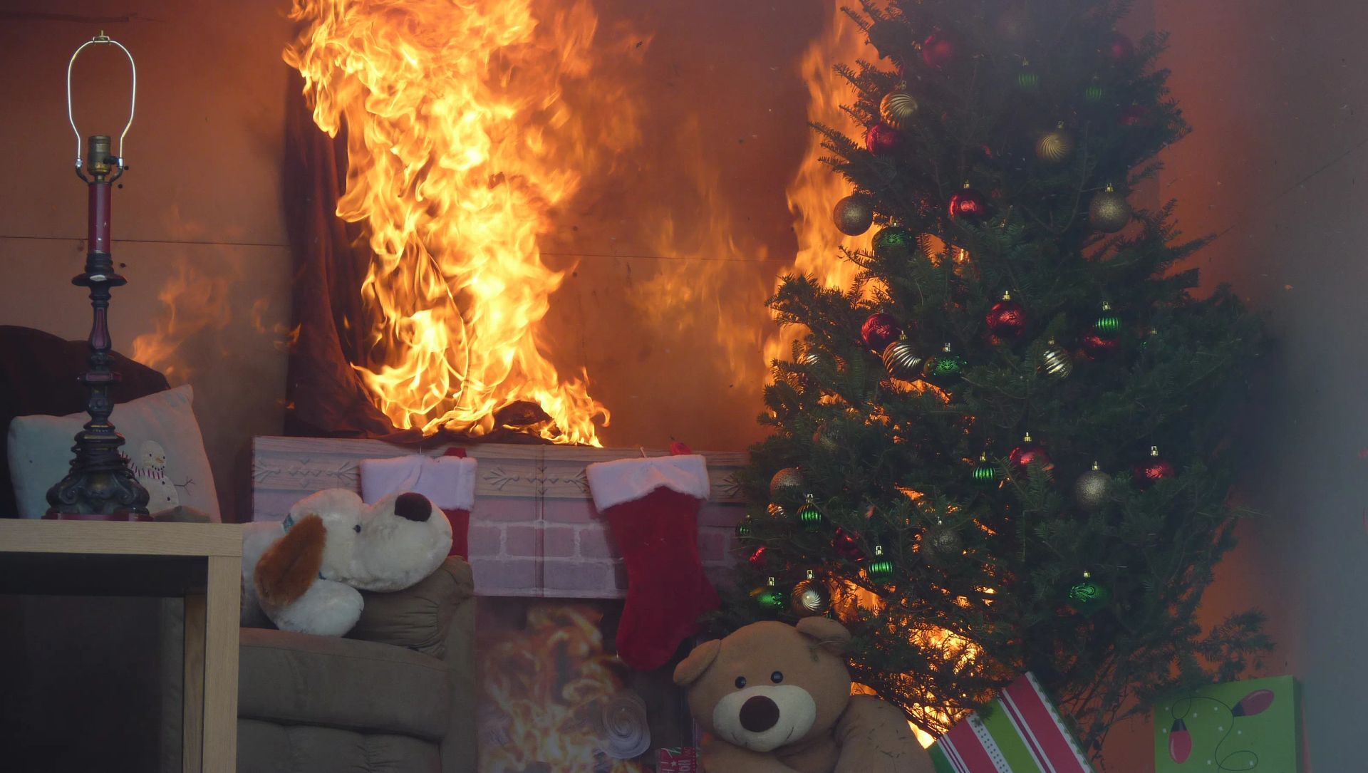 Christmas tree fire in a home in Chagrin Falls, OH