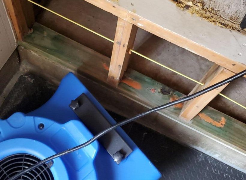 air mover in motion in the garage