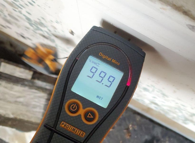 moisture reading in the garage