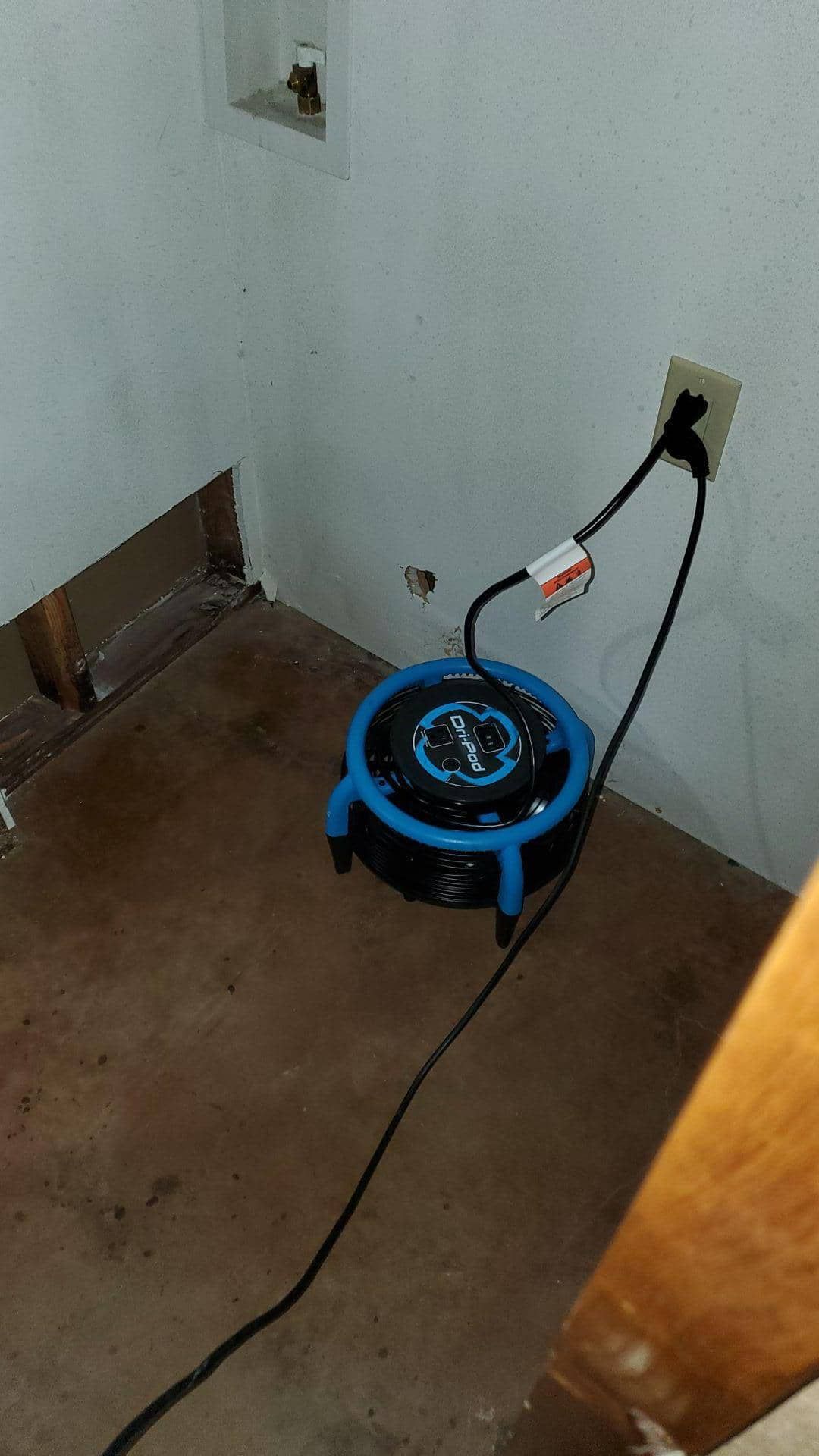 water dry out in groesbeck home