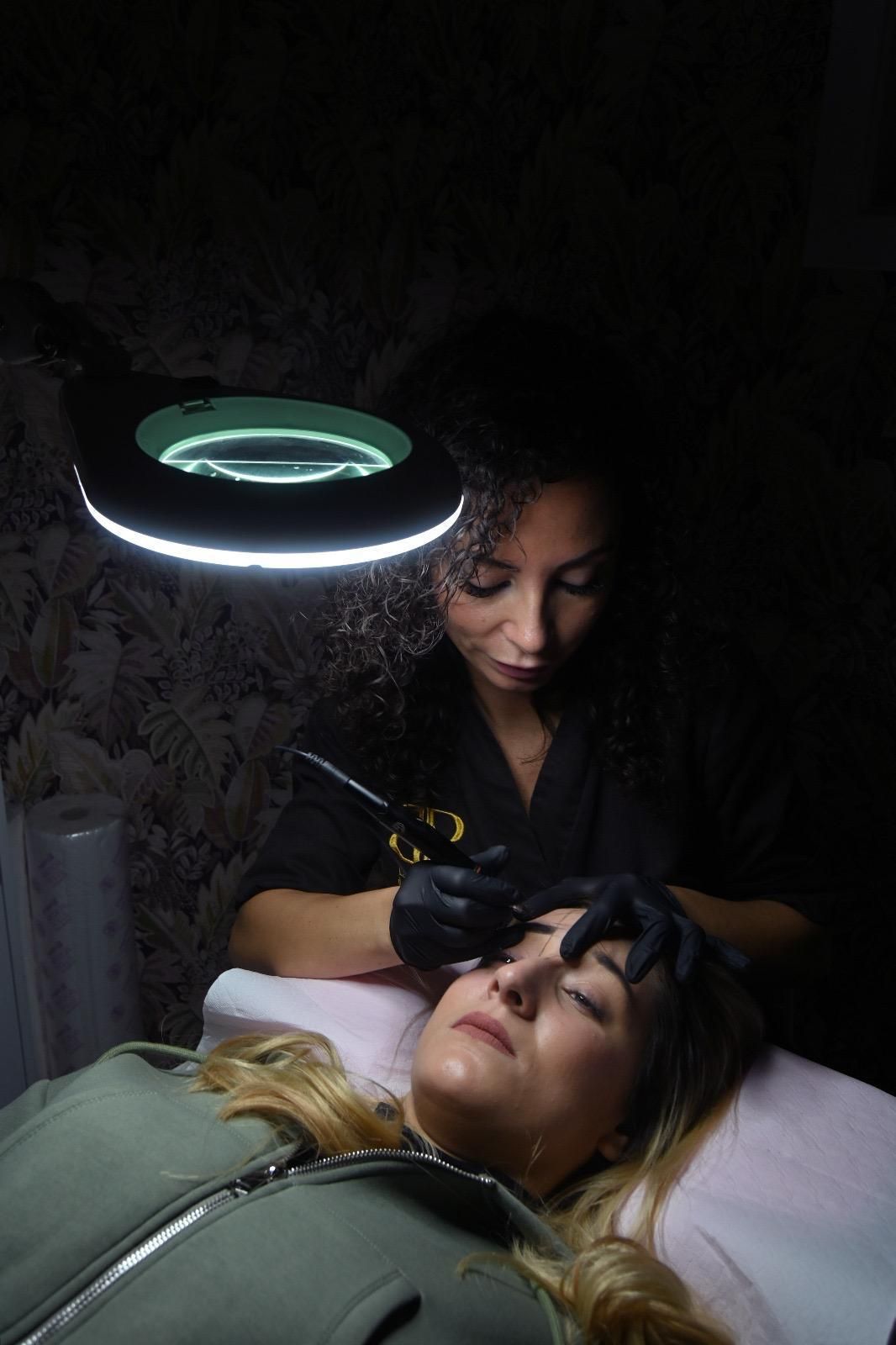 Trucco permenente ciglia e sopracciglia