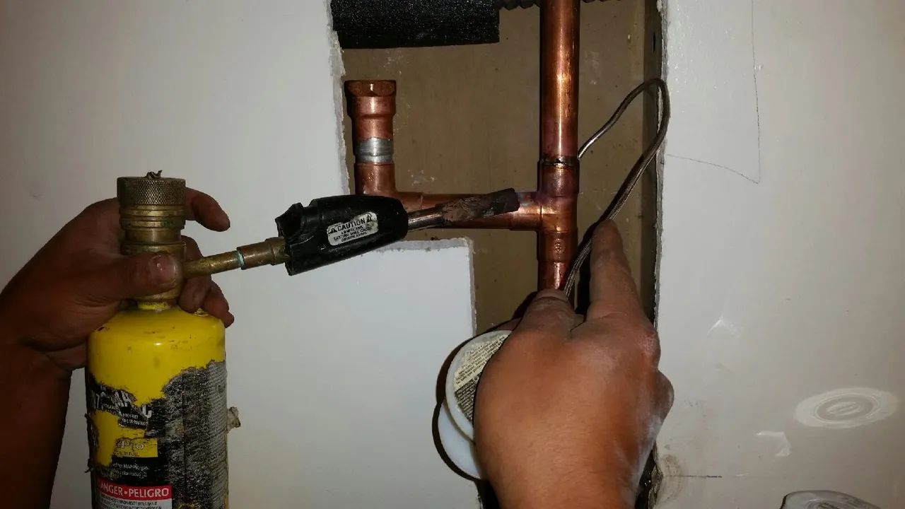 emergency plumbing services in Encino CA