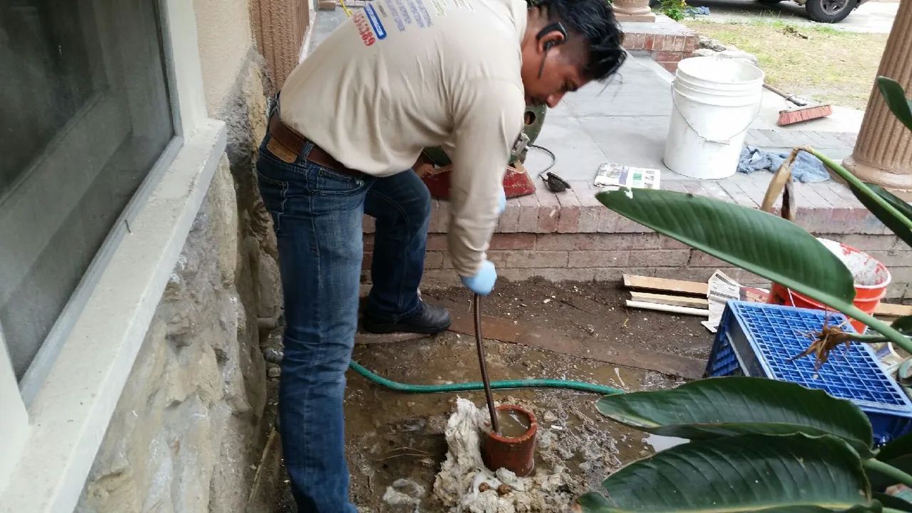 emergency plumbing services in Encino CA